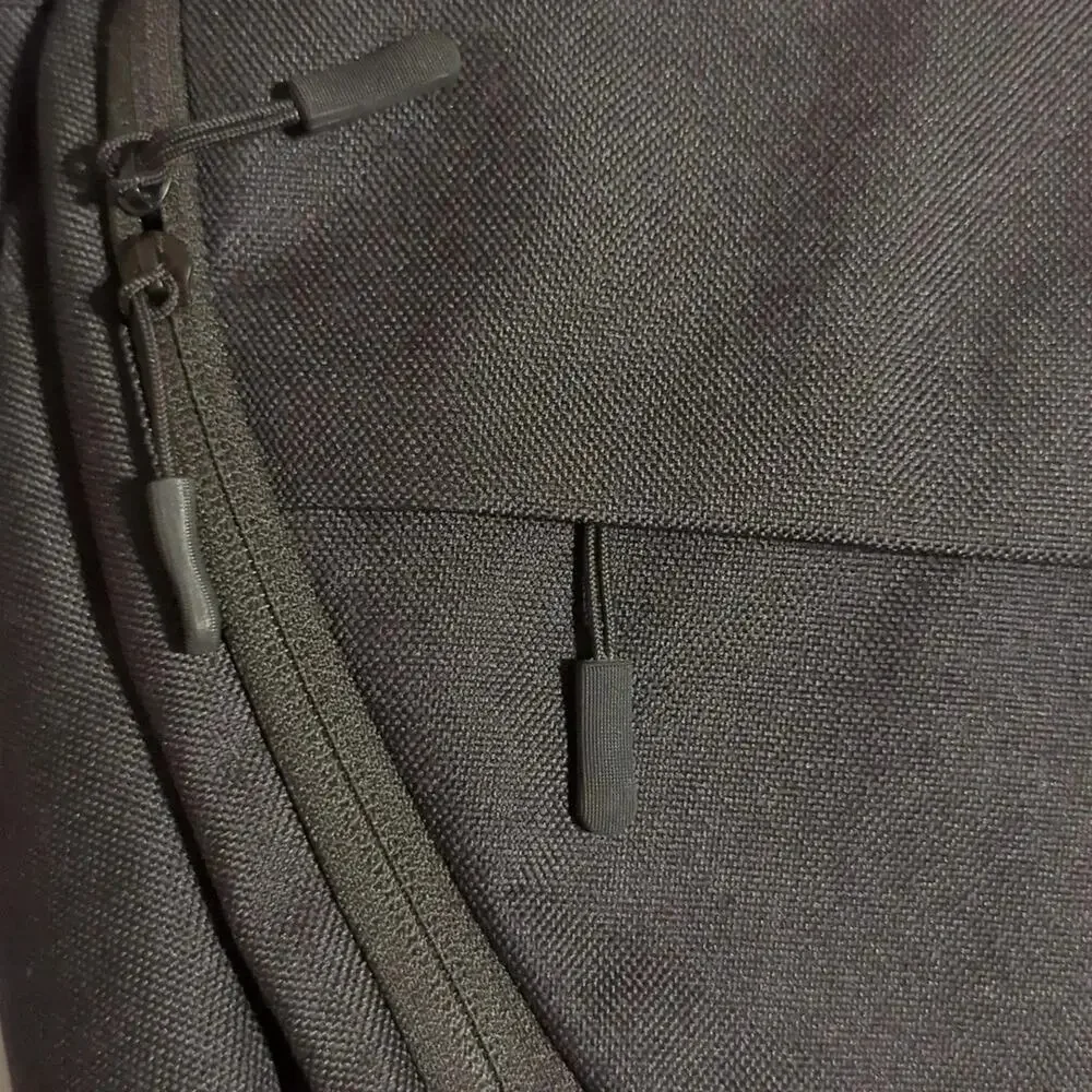 Dustin Adjustable Laptop Crossbody Bag Black